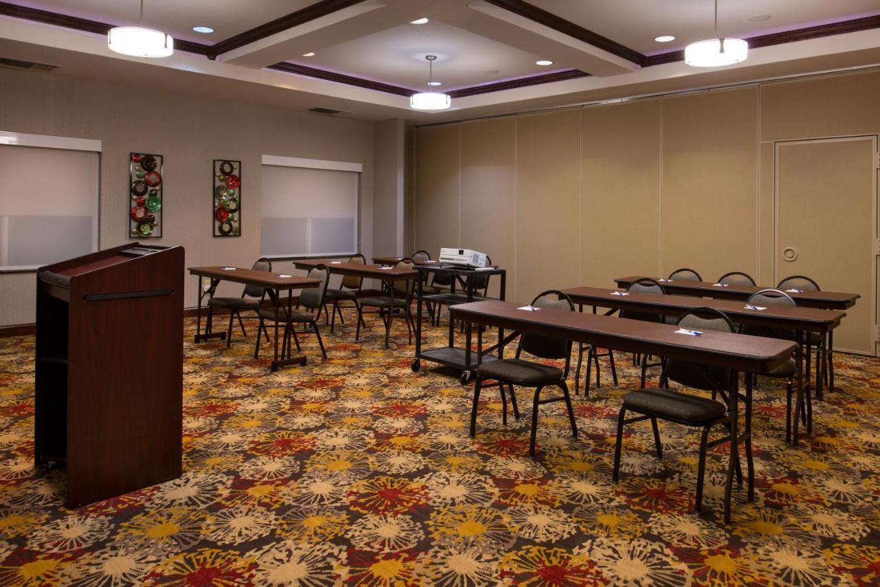 Holiday Inn Express & Suites Pittsburg By Ihg Exterior photo
